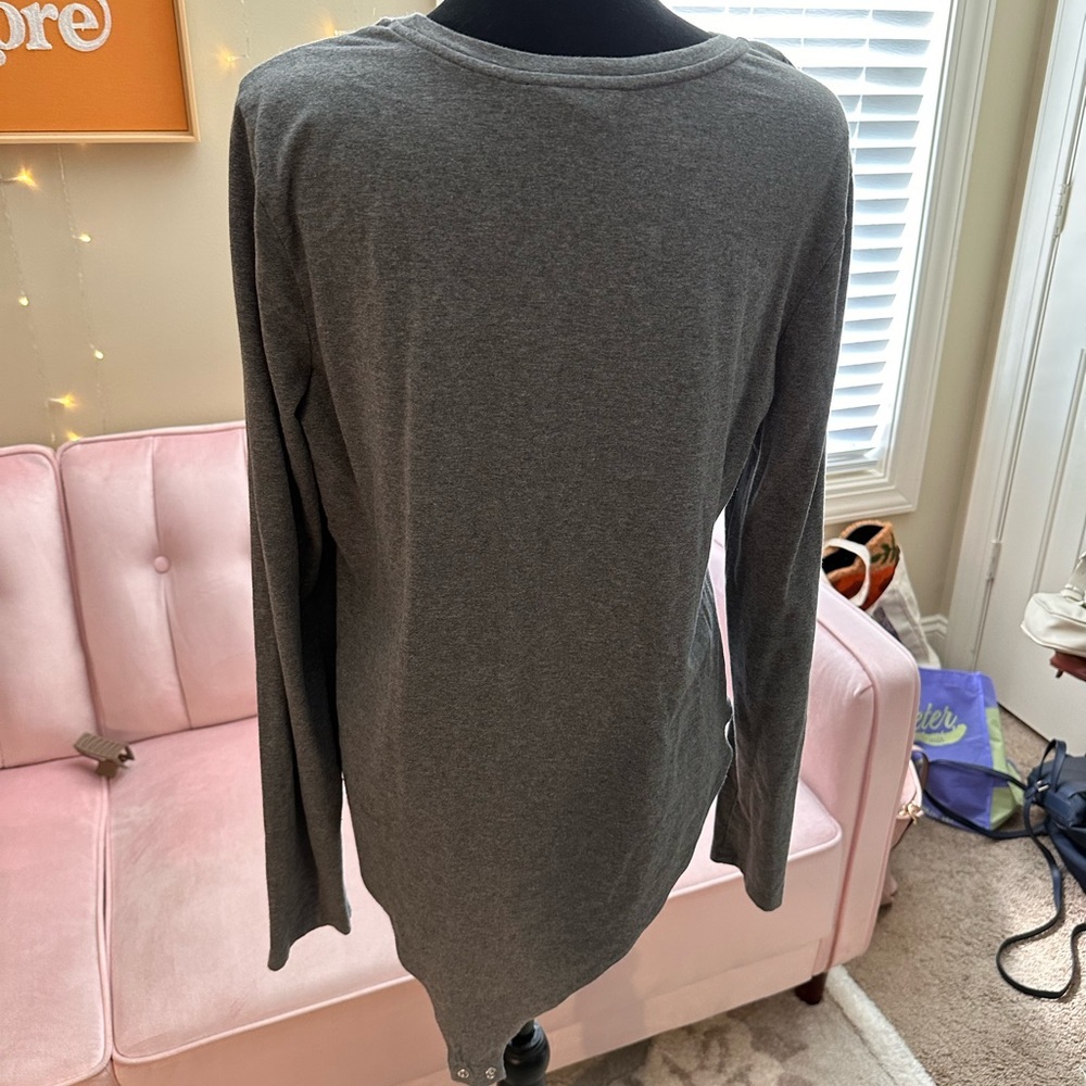 Plus Size Forever 21 Size 2X Gray Long Sleeve Bodysuit with Pink Heart Patch - Picture 3 of 5